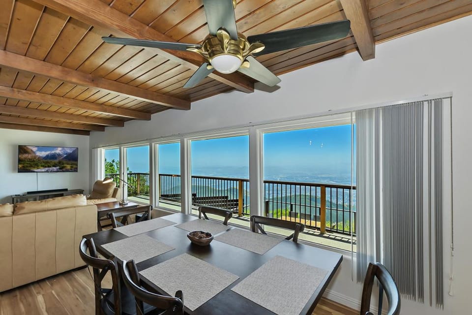 Lake Gregory Skyline Ridge House in Crestline