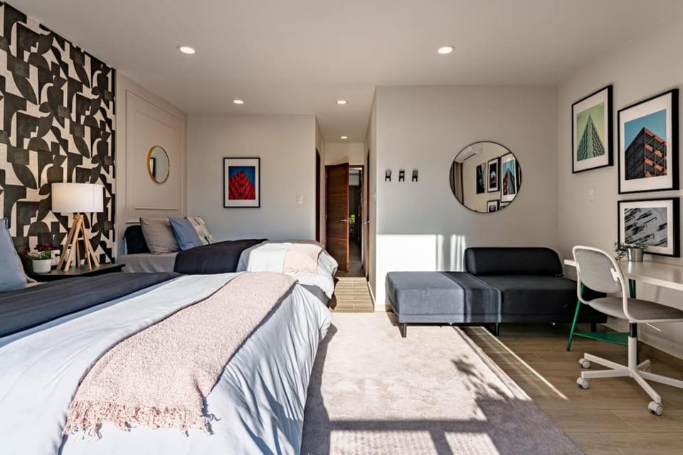 Spacious 6BR Home with Gym and Terrace in Roma Sur House in Mexico City