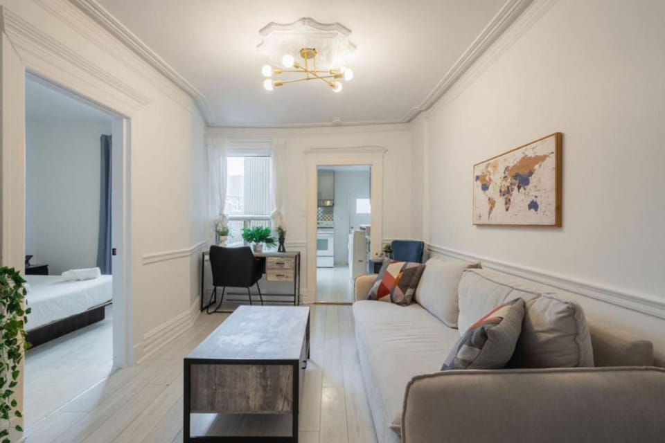 Living room, Seating area, air conditioner