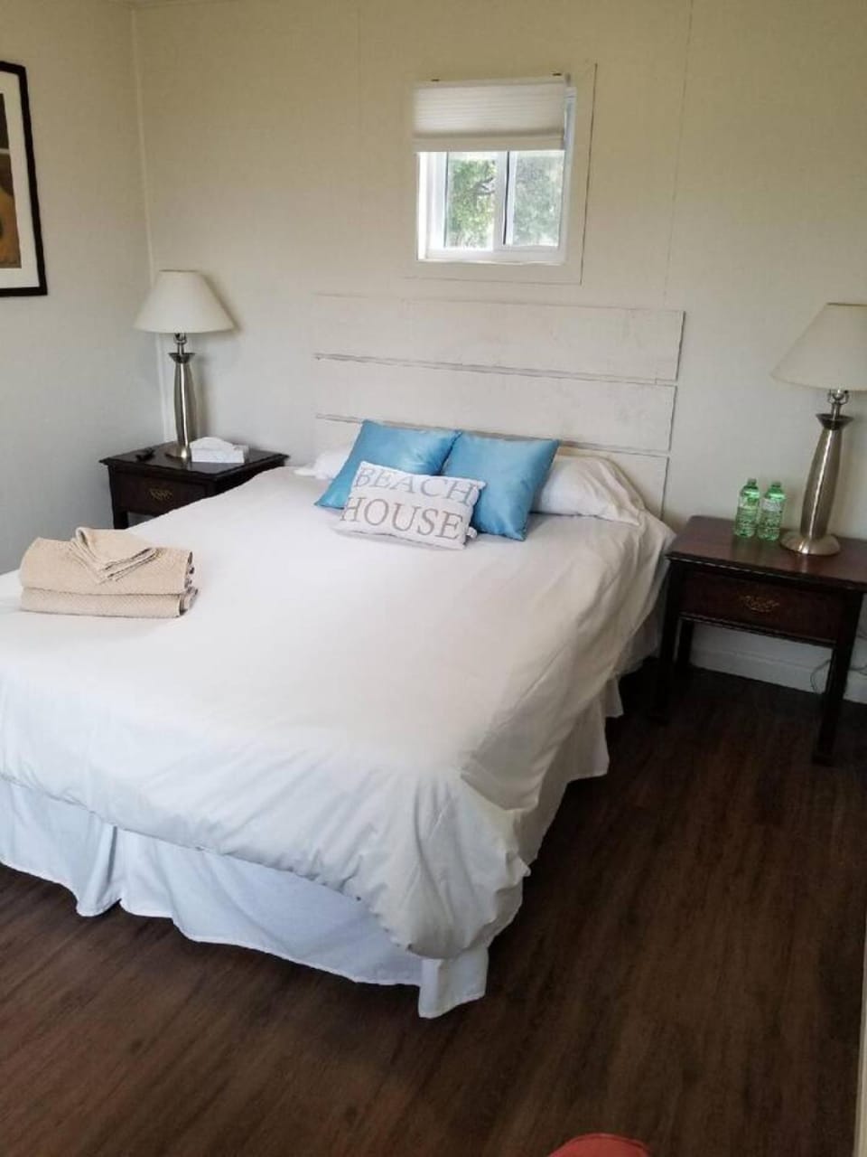 Westlake Picton Cottage House in New York