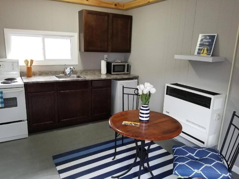 Westlake Waupoos Cottage House in New York