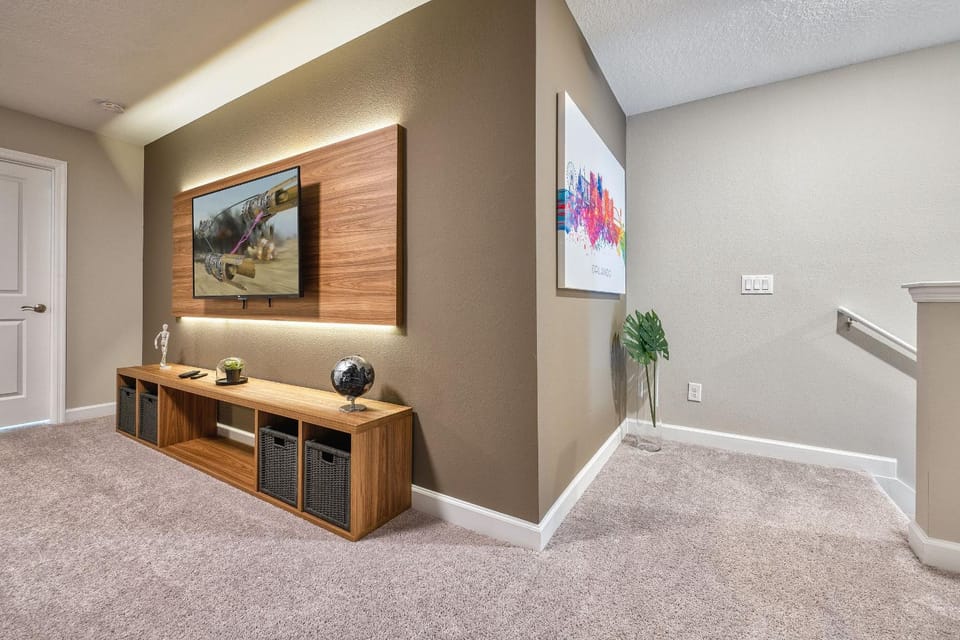 Communal lounge/ TV room