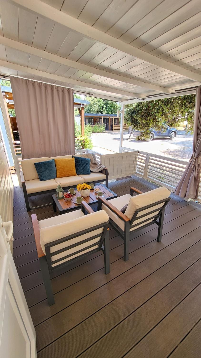 Patio, Seating area