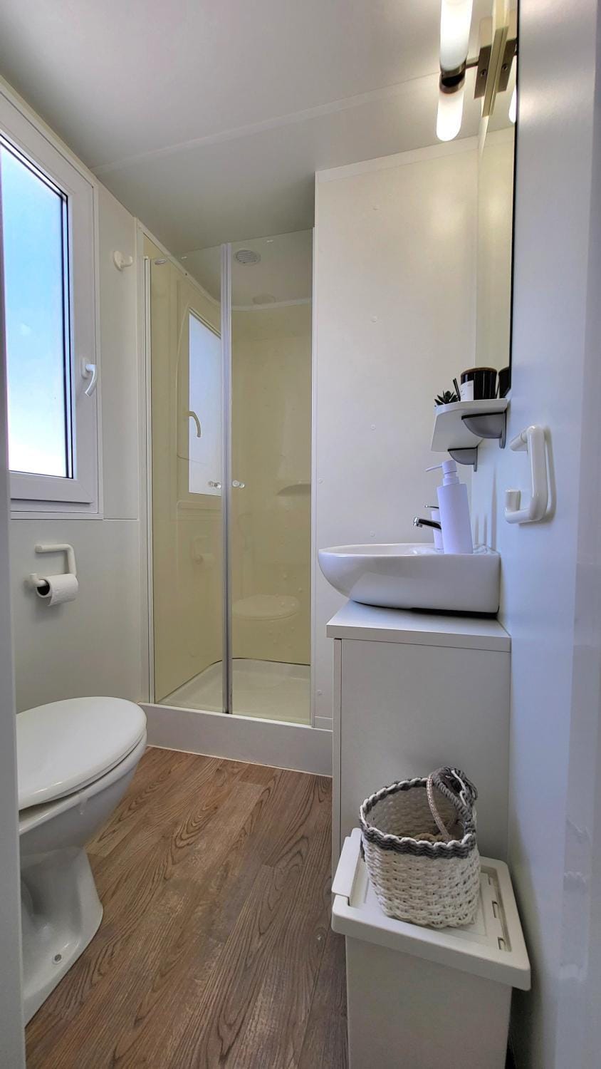 Shower, Toilet, Bathroom