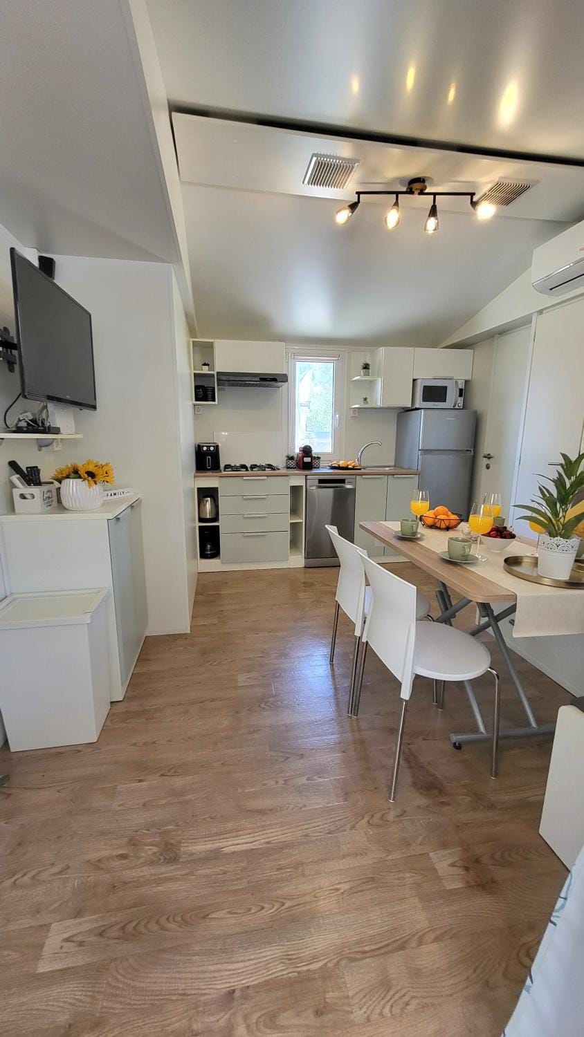 Azura Mobile Home, Camping Park Soline Campground/ 
RV Resort in Biograd na Moru