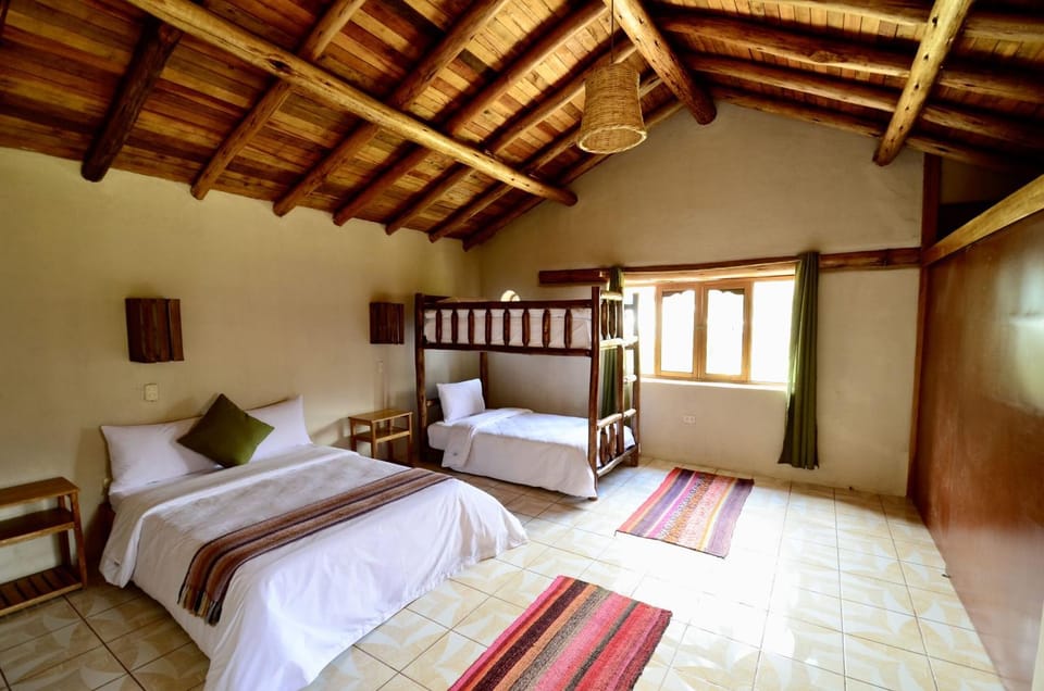 Bedroom, bunk bed