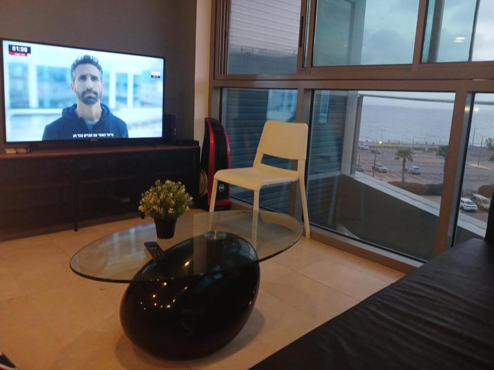 Okeanos bamarina suite Hotel in Herzliya