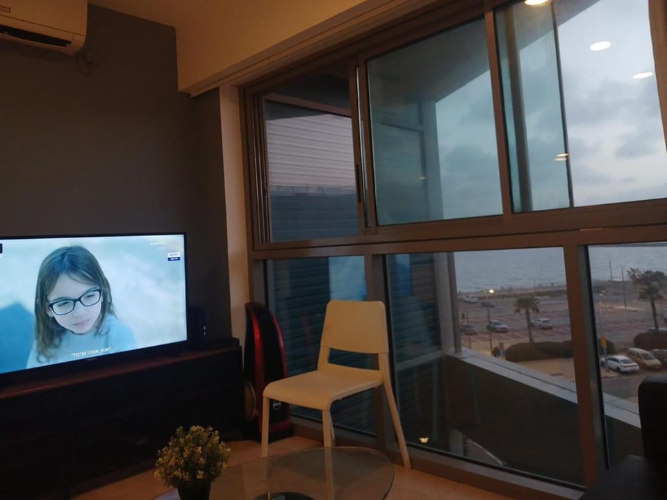 Okeanos bamarina suite Hotel in Herzliya