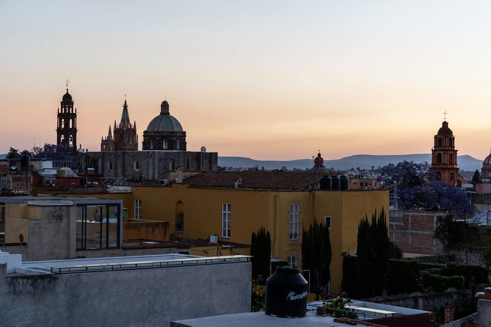 Nearby landmark, View (from property/room), City view, Landmark view, Mountain view, Sunset