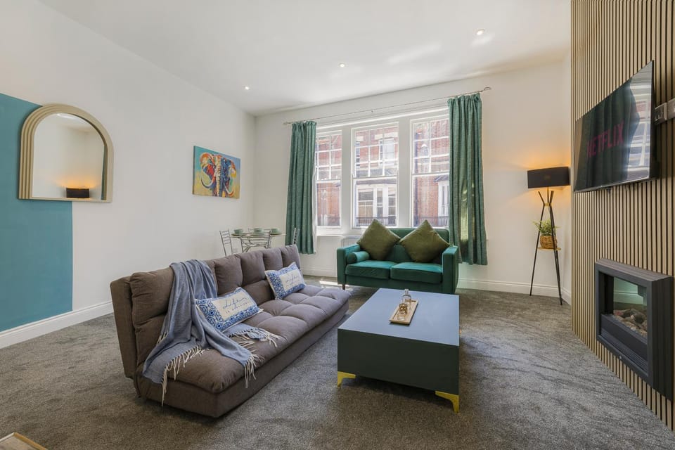 Coastal Residence - Central - 2 Beds - Contractors Apartment in Eastbourne