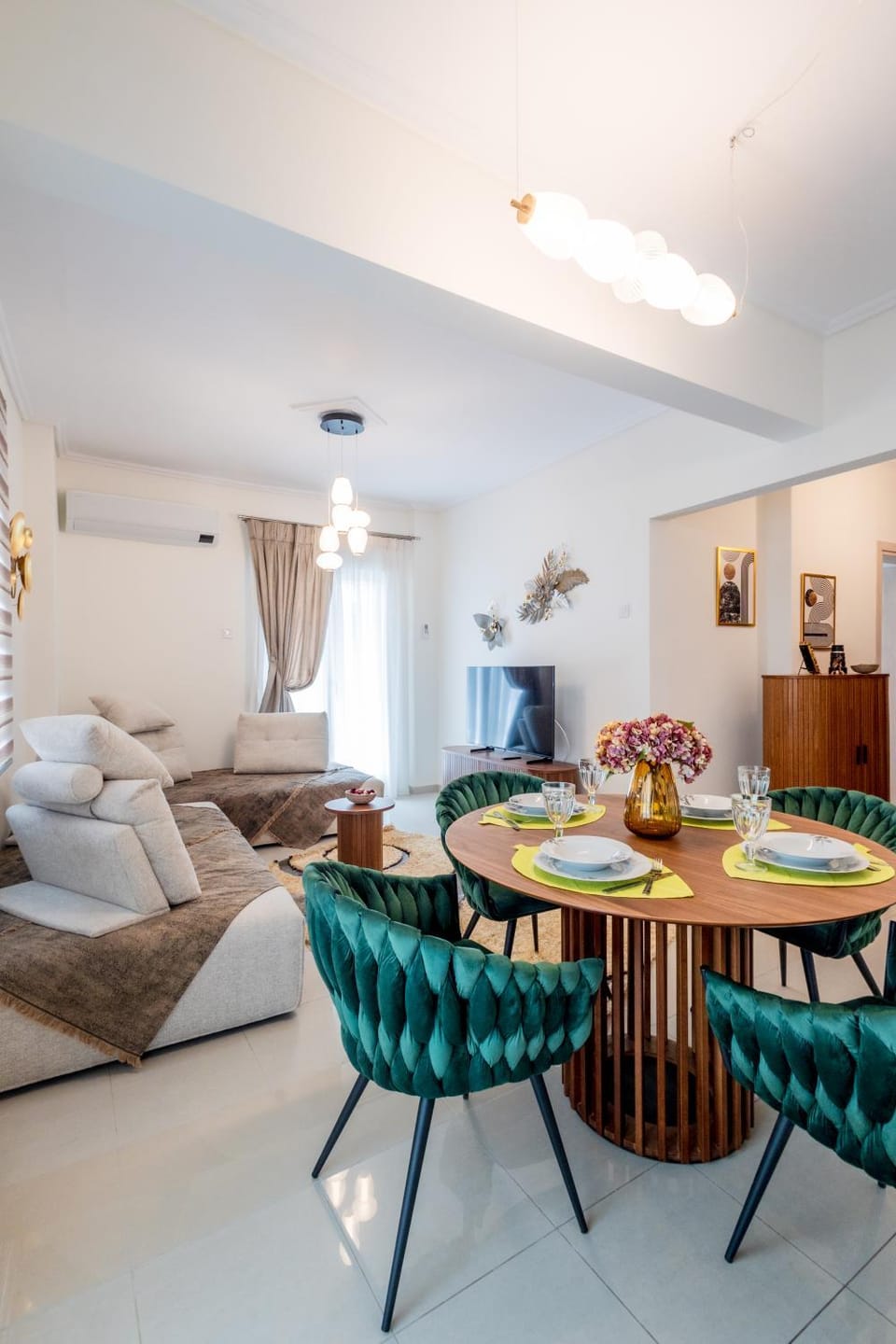 TV and multimedia, Living room, Dining area