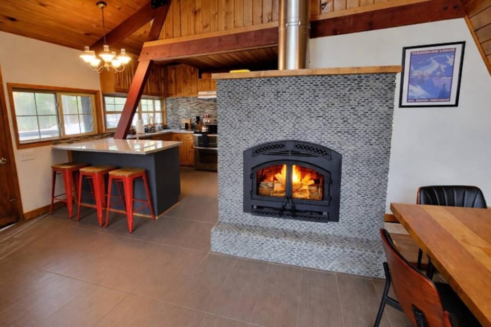 Snowball House House in Clackamas County