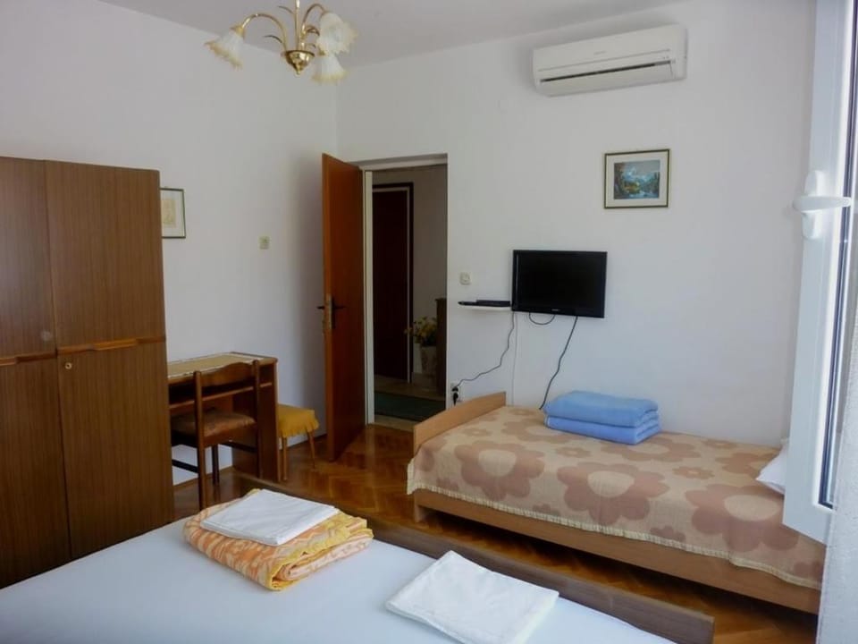 Guest House Mireja Bed and Breakfast in Lika-Senj County