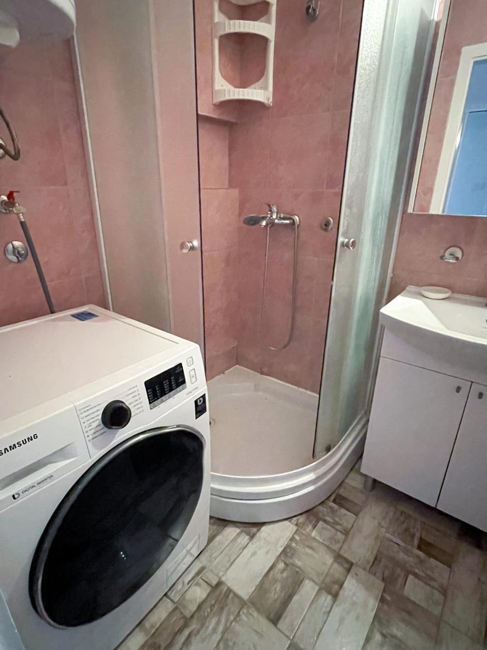 Shower, Bathroom, washing machine, dryer