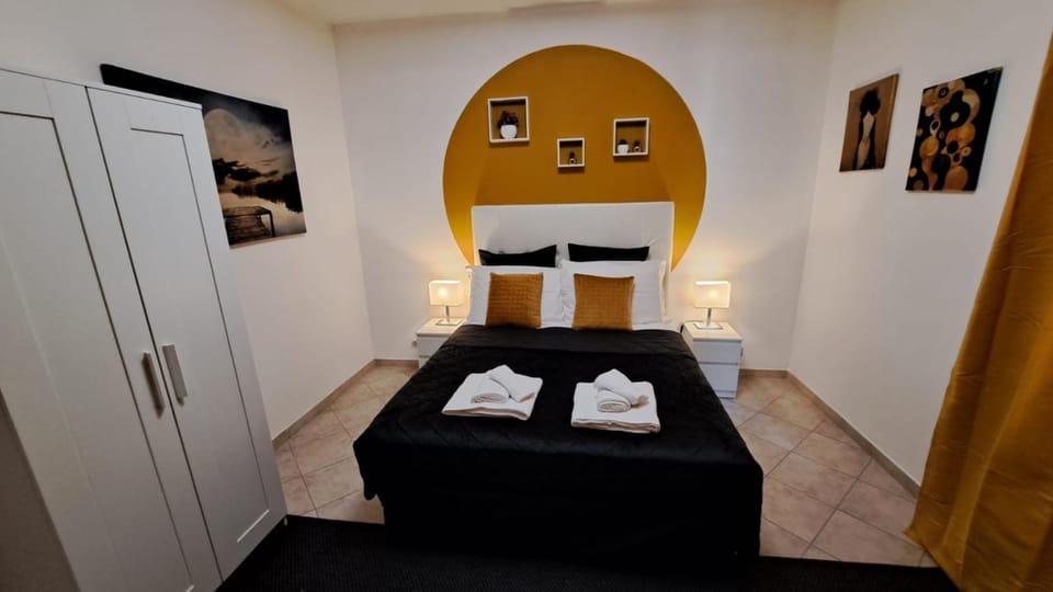 Bed, Photo of the whole room, Bedroom, wardrobe