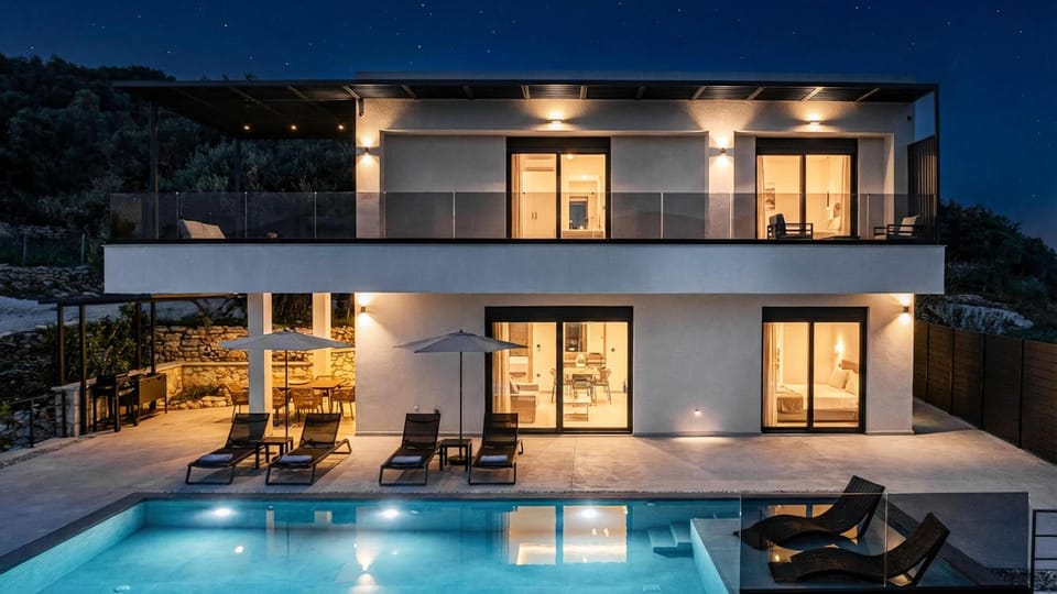 Property building, Patio, Night, Natural landscape, Balcony/Terrace, Pool view, Swimming pool, sunbed