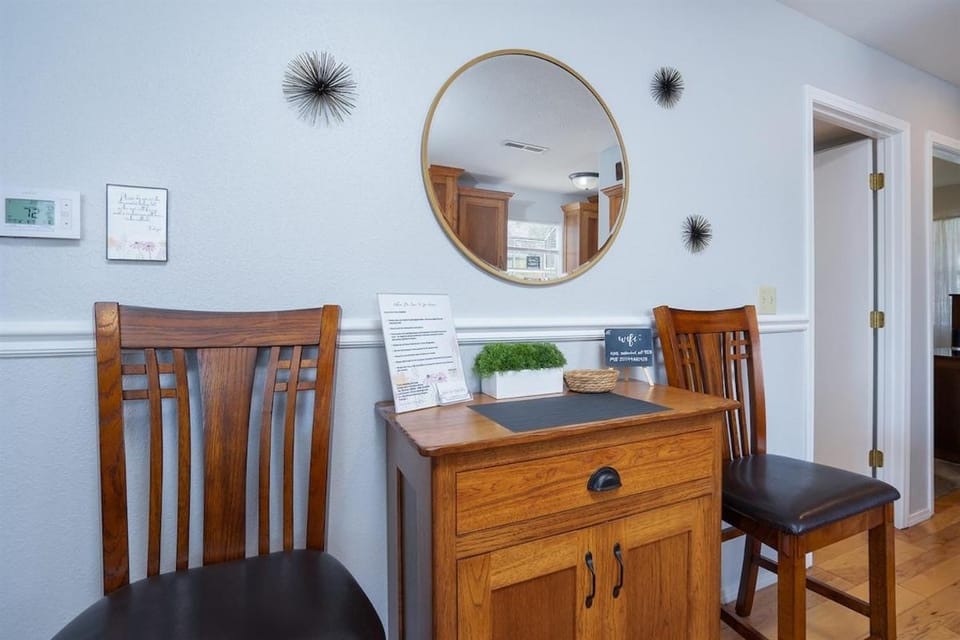 The Cove 8-3 By SDC, Big Deck, Pool, Hot Tub, Lake View, No Stairs Apartment in Indian Point