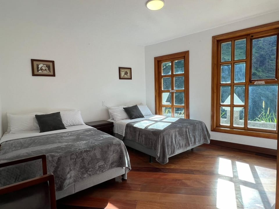 Villa Pastaza 4 Bedroom 3 Bath House in Banos
