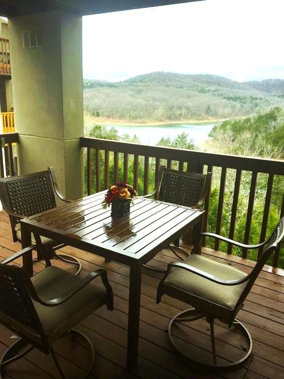View (from property/room), Balcony/Terrace, Seating area, Dining area, Lake view