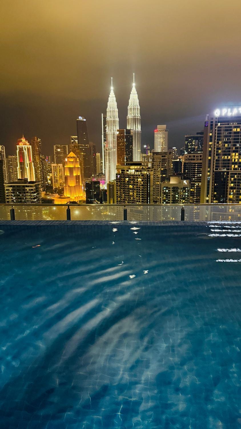 Nearby landmark, Night, City view, Pool view
