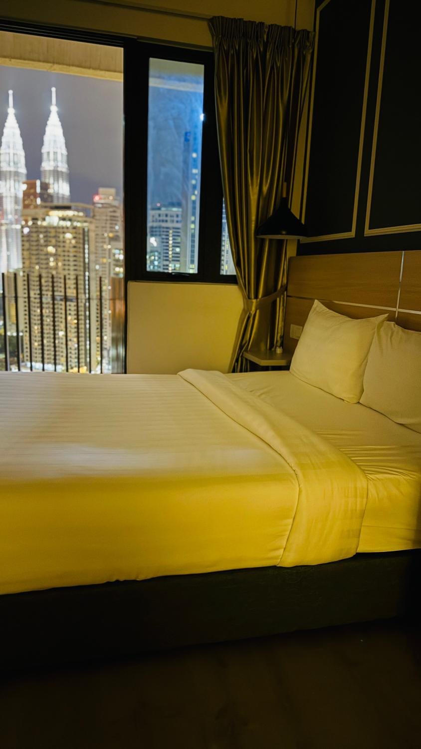 Bed, Bedroom, City view