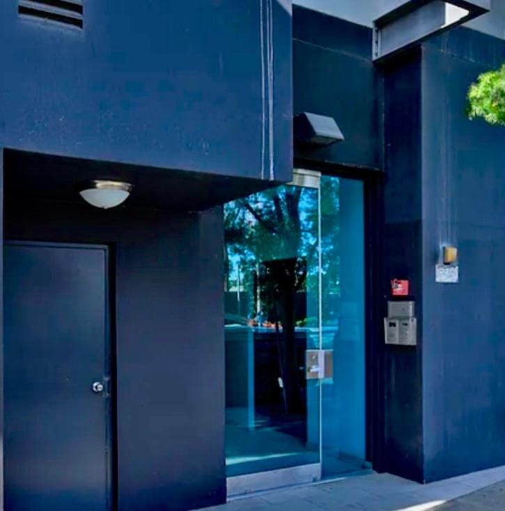 Cozy private room and bathroom in prime location with rooftop views 30 day stays or more Vacation rental in San Fernando Valley