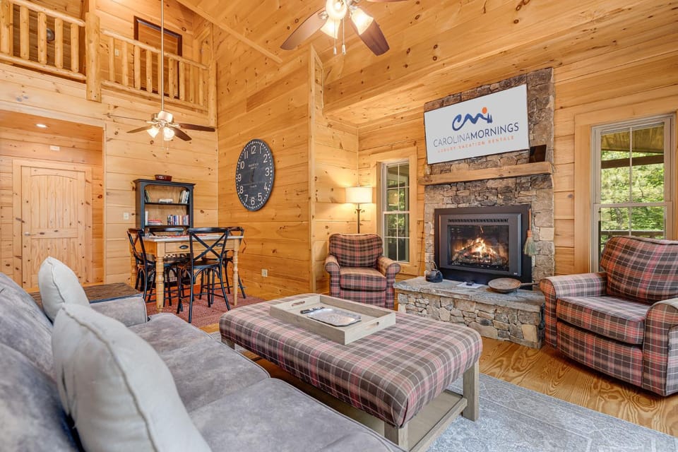 TV and multimedia, Living room, Seating area, fireplace