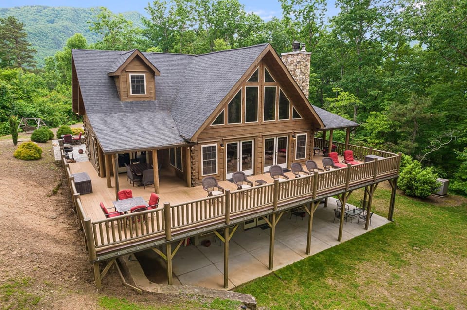 Property building, Patio, Day, Natural landscape, View (from property/room), Balcony/Terrace