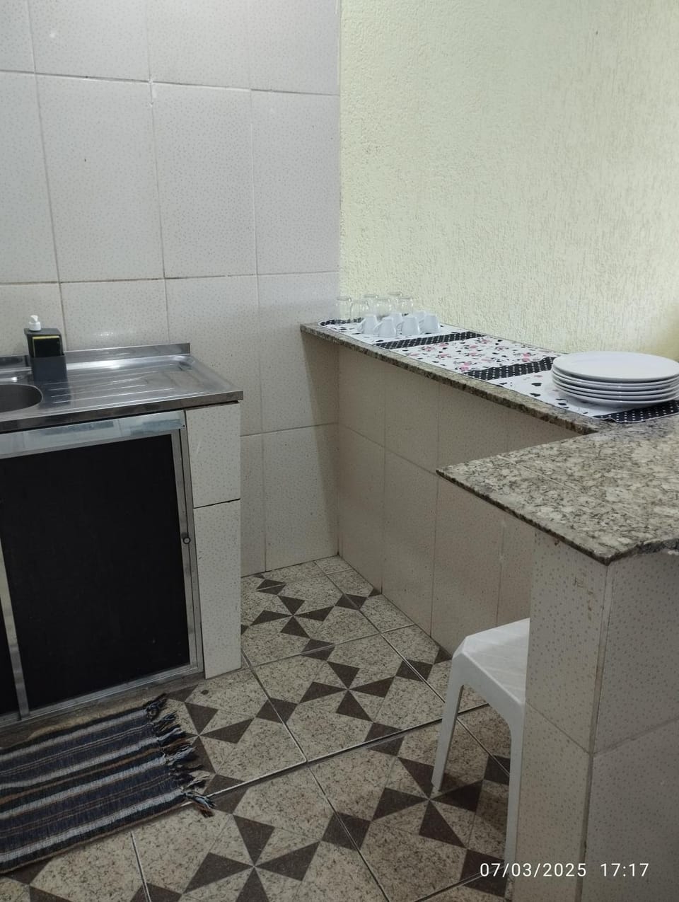 Kitchen or kitchenette