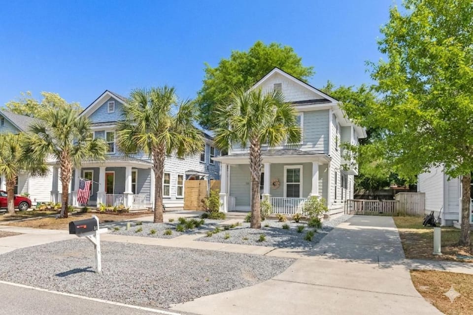 Sweet Retreat, Old Village, 5 mins to Dtwn House in Mount Pleasant