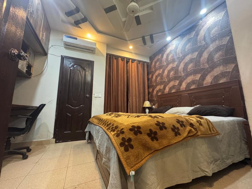 Zam zam mall 1st floor Apartment in Lahore