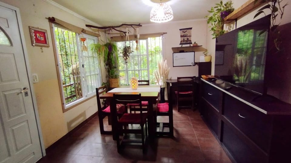 Communal lounge/ TV room, TV and multimedia, Dining area