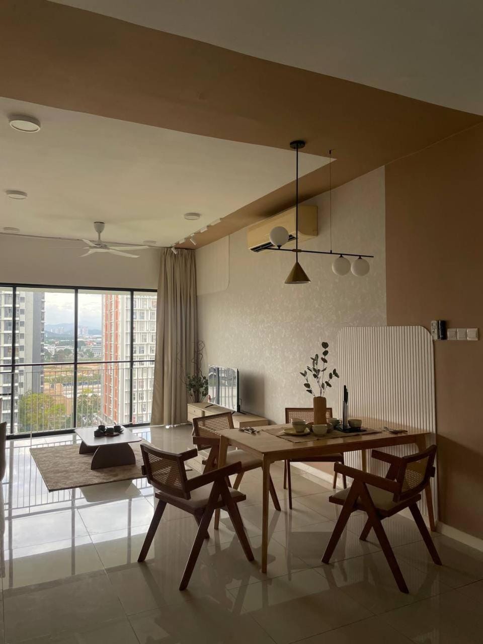 Living room, Dining area
