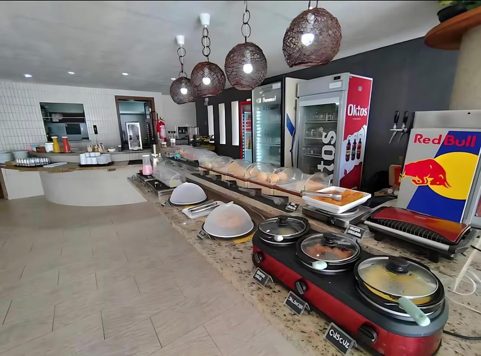 Restaurant/places to eat, Food and drinks, Banquet/Function facilities, Food, Buffet breakfast