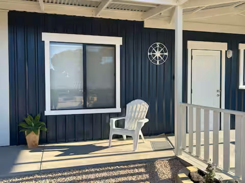 Patio, Facade/entrance, Beach, acessibility
