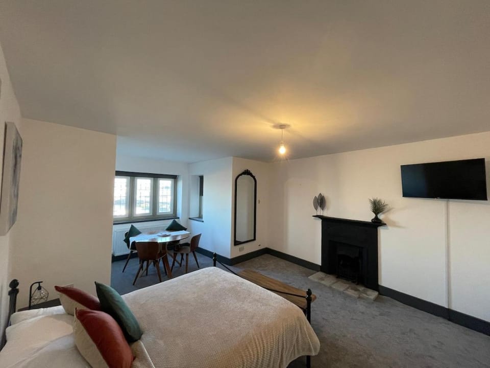 Upper Harbour Watch Apartment in Wales