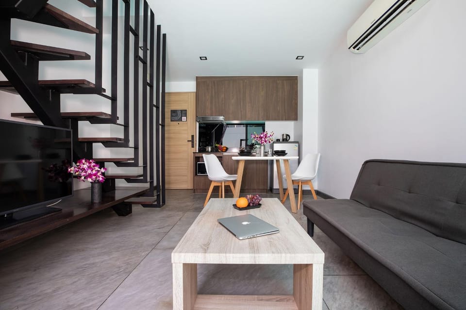 Kitchen or kitchenette, Living room, Seating area
