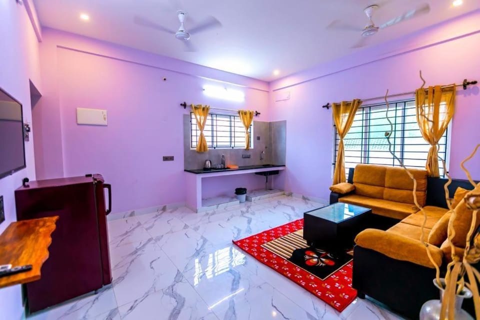 Communal lounge/ TV room, TV and multimedia, Living room, Seating area