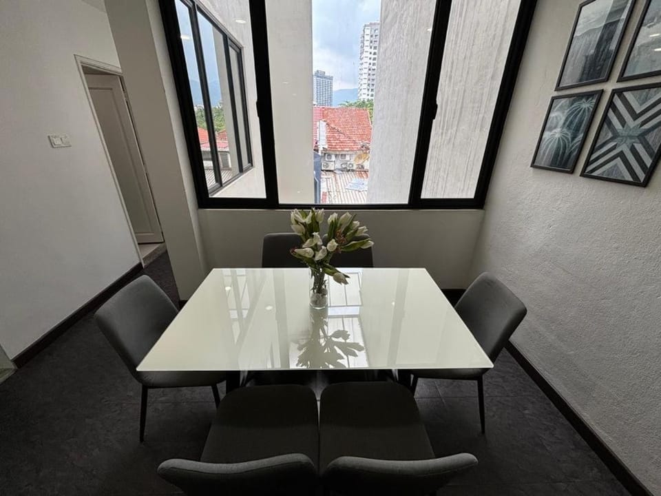 Spacious 4BR Family Suites in George Town House in George Town