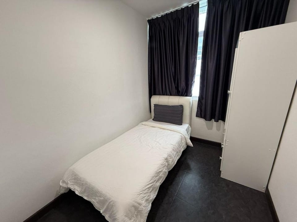 Spacious 4BR Family Suites in George Town House in George Town
