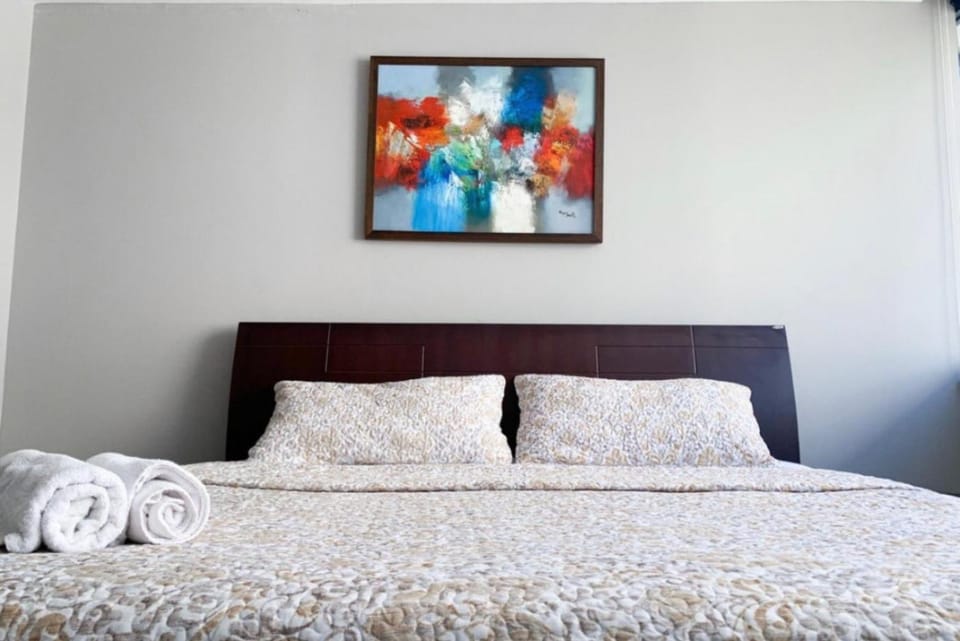 Bed, Photo of the whole room, Decorative detail, Bedroom, towels