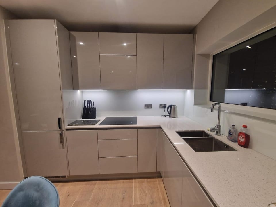 Victoria Sleek Apartment in London Borough of Southwark