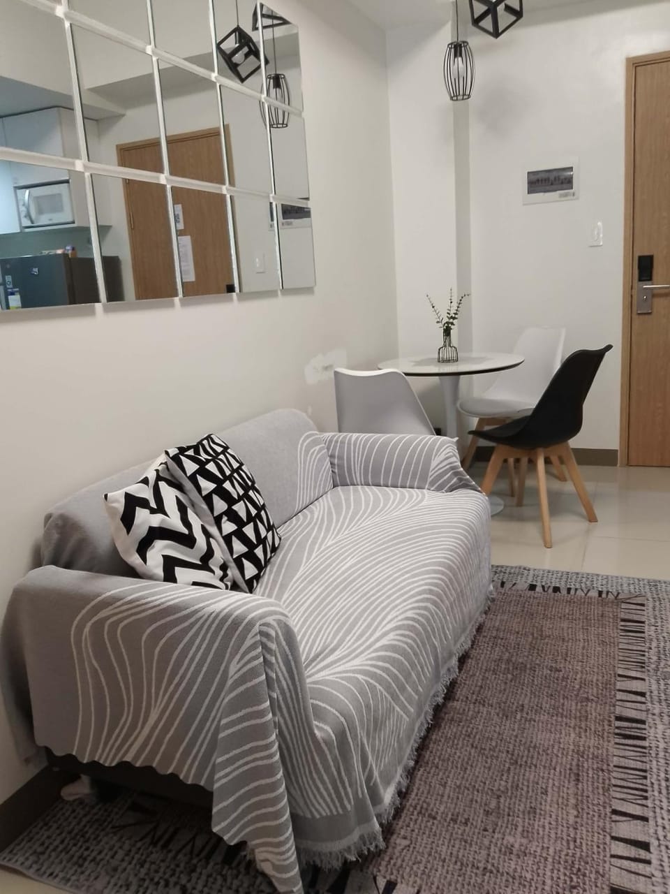 2BR Apartment plus parking Near NAIA Apartment in Muntinlupa