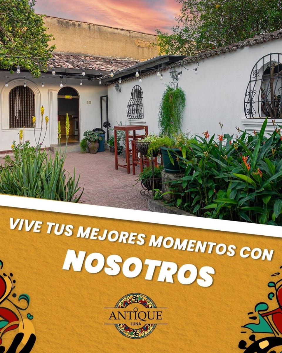 Hostal Antique Luna Bed and Breakfast in La Libertad Department, El Salvador