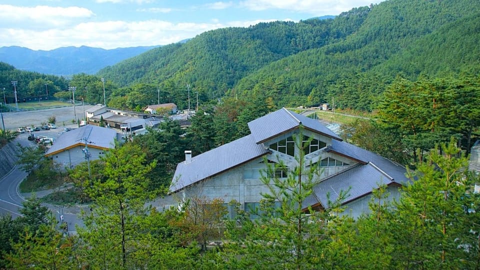 Property building, Day, Neighbourhood, Natural landscape, Summer, Mountain view