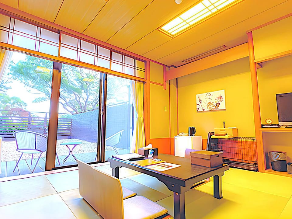 View (from property/room), Photo of the whole room, pet friendly