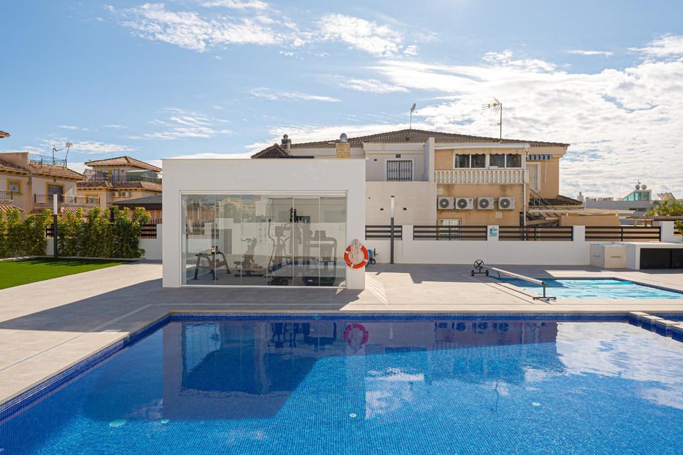 Swimming pool