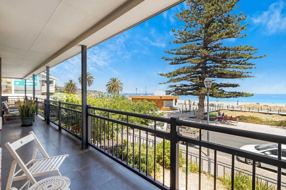 Waterfront Serenity in Seacliff Apartment in Adelaide