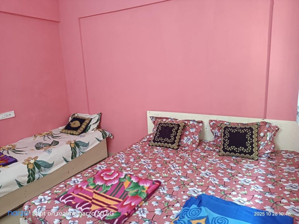 Bed And Breakfast At Pushpanjali Phase 2 ,Ovale ,Ghodbunder Road Thane West Bed and Breakfast in Thane