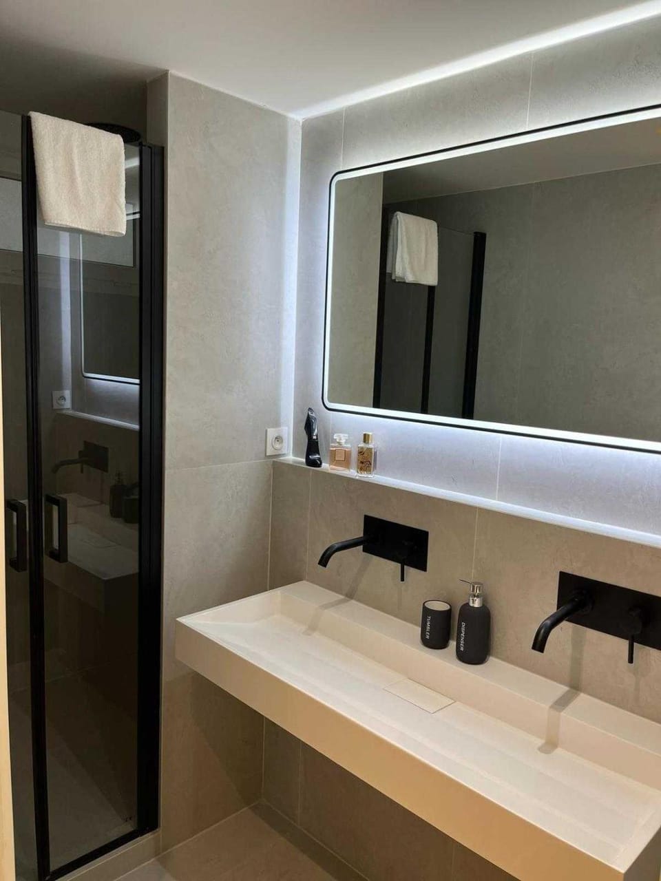 Modern apartment -2BDR 6P - 300m from the BEACH Apartment in Antibes
